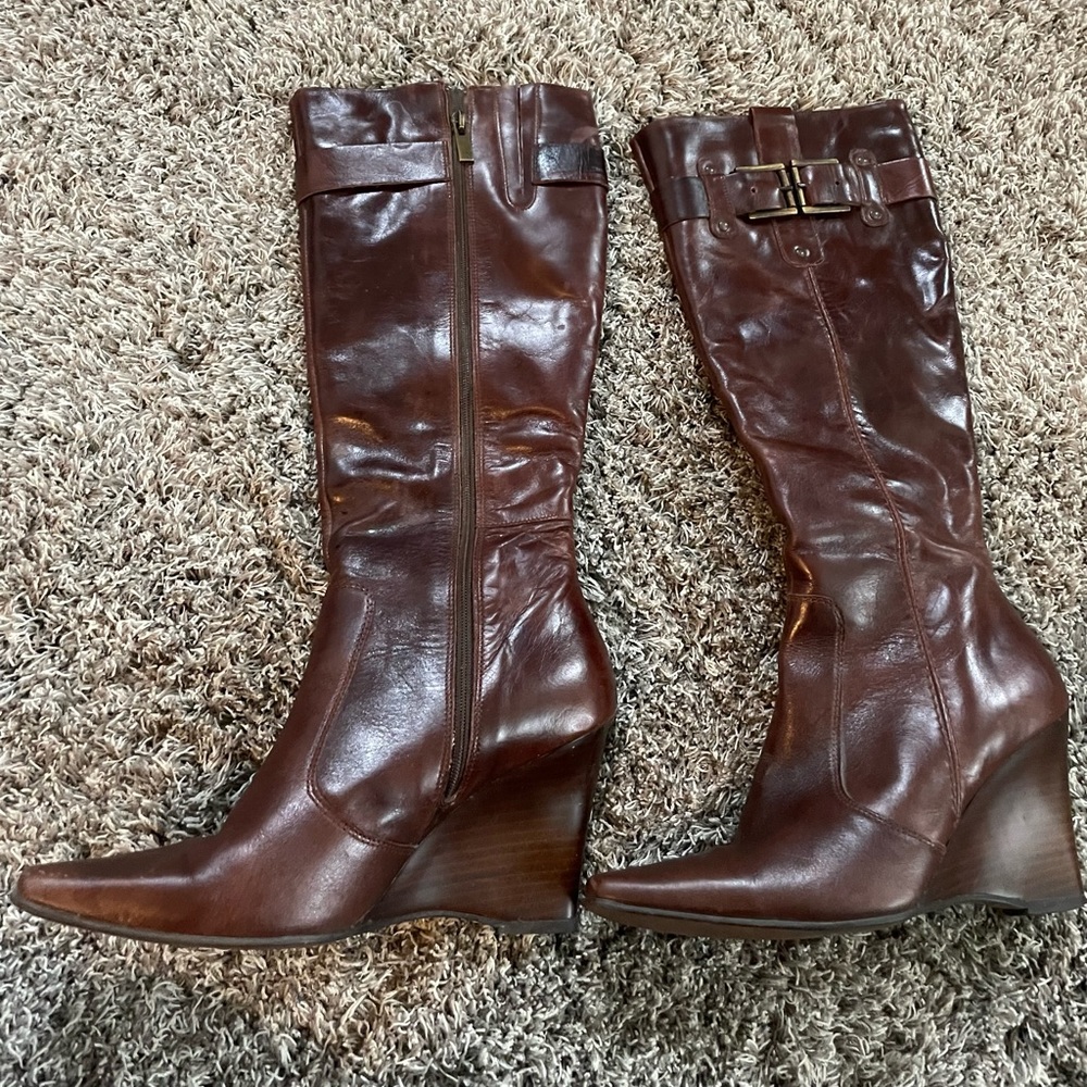Heeled boots